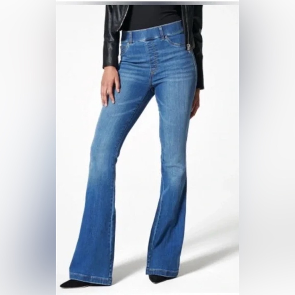 SPANX Medium Blue Pull on Stretch Flare Jeans Exc Cond Orig $148